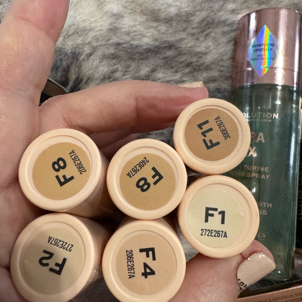 Revolution Makeup Set - Picture 7 of 7